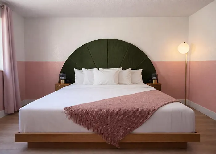 Hotel Abode House 4*